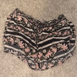 American Eagle Outfitters Black and Pink Floral Women Shorts